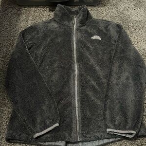 Woman’s north face sweater